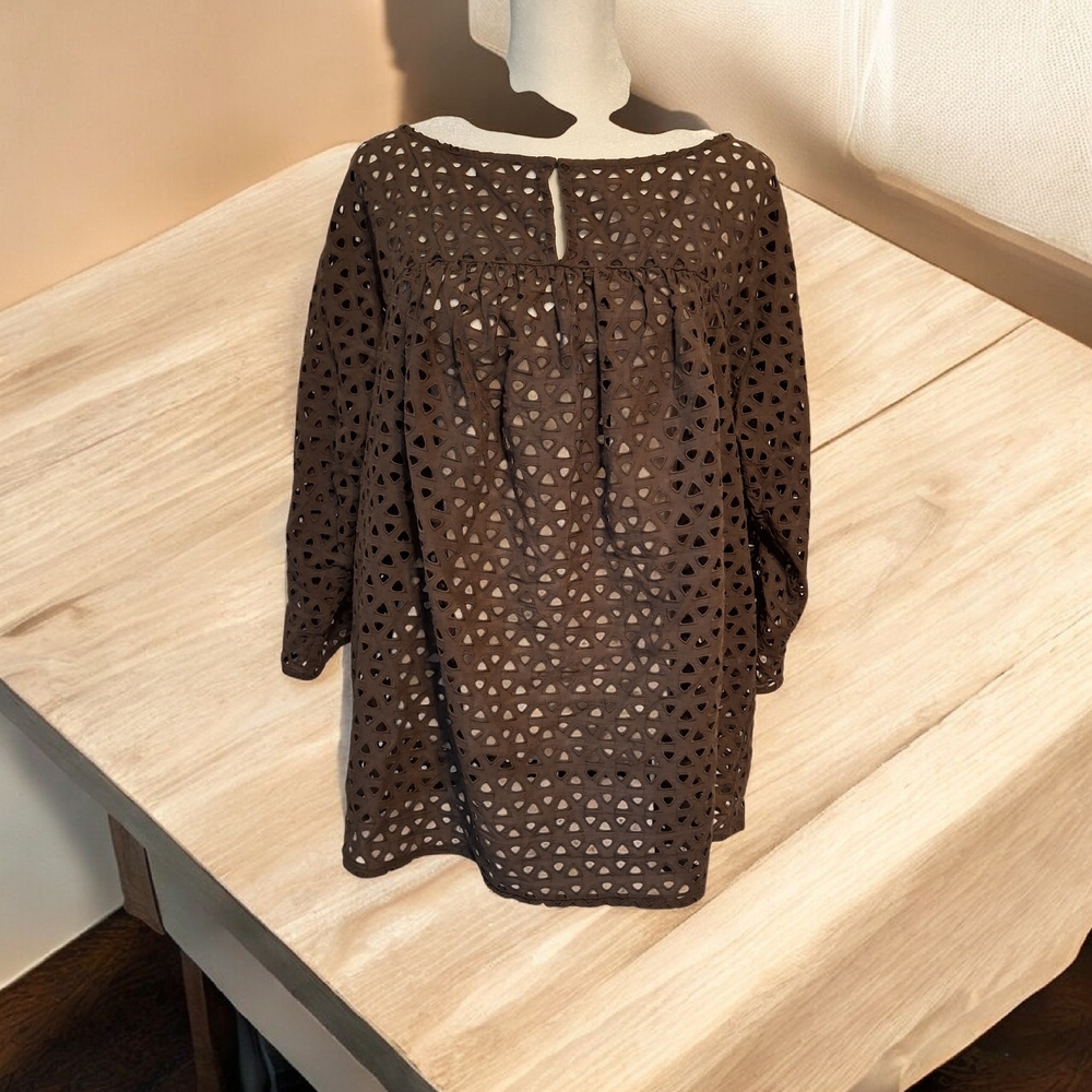 Liz Claiborne Brown Eyelet W/ Triangle cut outs Blouse - Picture 2 of 11